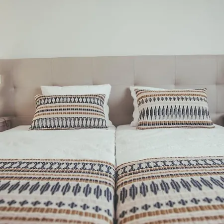 Milreu Bed & Breakfast 4*